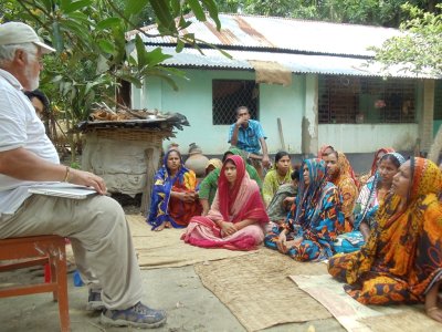 Bangladesh - women's  fish culture class