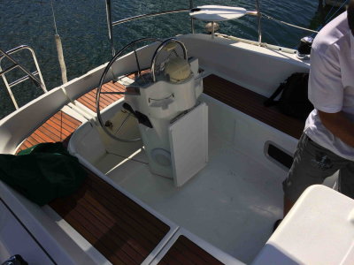 Beneteau 311 Cpit.jpg