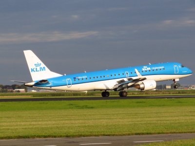 PH-EZF KLM Cityhopper Embraer ERJ-190STD (ERJ-190-100) - MSN  19000304