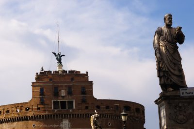 Castel  Sant'Angelo and St Peter statue