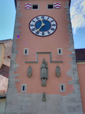 Rathaus clock and statues