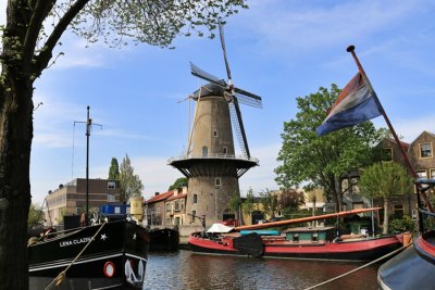 Gouda. Molen De Roode Leeuw