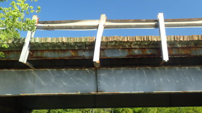 UNUSUAL BRIDGE CONSTRUCTION