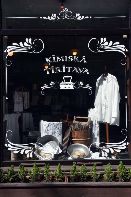 Art Nouveau shopwindow - 6652