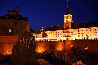 Katyn Memorial and Royal Castle - 7991