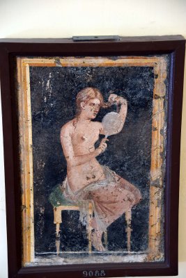 A woman combing her hair - Villa di Arianna. Stabiae - 3955