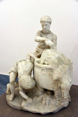 The so-called roasting of the boar - 1st c. AD from a Greek original of the Hellenistic period - 4406