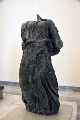 Nike - Roman copy, end 2nd - early 3rd cent. AD, from a Greek original of Hellenistic period - 4440