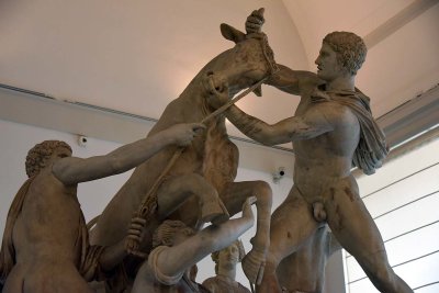 Toro Farnese - Artist of the 1st Severian Age - Roman copy of a Hellenistic sculpture - 4448
