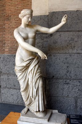 Aphrodite - Santa Maria Capua Vetere - First half of the 2nd c. AD, replica of a Greek statue, end of 4th c BC - 4506