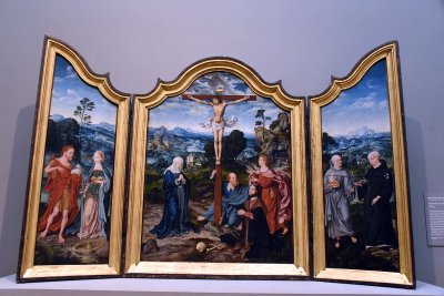 the Crucifixion with Saints and a Donor (ca 1520) - Joos van Cleve and a collaborator - 1027