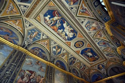 Ceiling of the loggia of Galatea - 0443