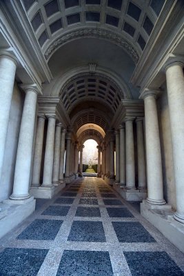 Forced perspective gallery by Francesco Borromini - 0779