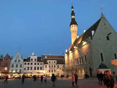 Town Hall Square - 7463