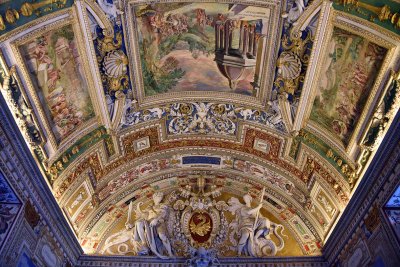 Ceiling, Gallery of Maps, Vatican Museum - 0179