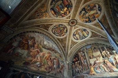 Room of the Fire in the Borgo (1514-1517), Stanze di Raffaello, Vatican Museum - 0197