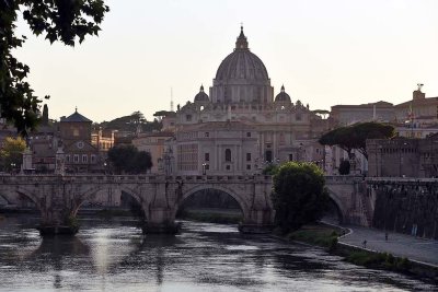 Basilica di San Pietro and Tiber River, Rome - 0677