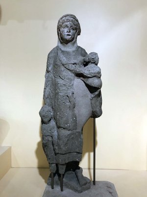Female Statue with Two Children, second century BC, from Via Tiburtina - 3144