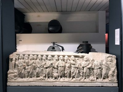 Sarcophagus with Old and New Testament Scenes, 4th century AD, from via dei Banchi Nuovi - 3177