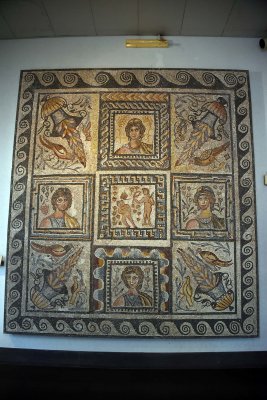 Mosaico pavimentale a riquadri con stagione, IV-V sec. d.C. - Roma - 1622
