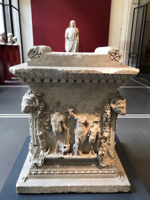Altare a Marte e a Venere, Ostia, Portico del Piazzale delle Corporazioni (124 A.D.) - 3302