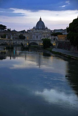 Basilica di San Pietro and Tiber River, sunset view from Ponte Umberto I - 1659