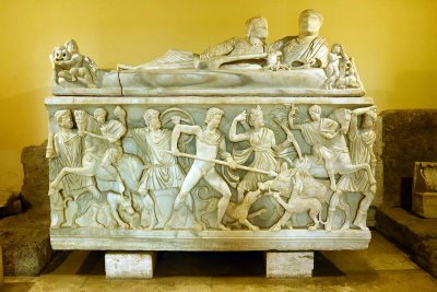 Sarcophagus with the Calydonian boar hunt (201-250 AD) - 1914