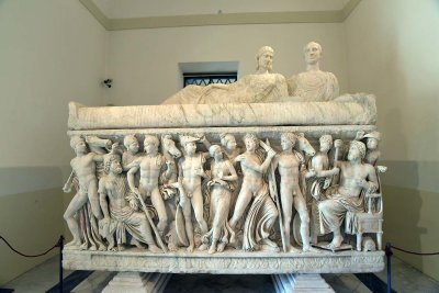 Sarcophagus with scenes from the life of Achilles (3rd century AD) - Rome, Monte del Grano - 2188