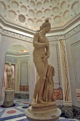 Statue of Capitoline Venus, from an original by Praxiteles (4th century BC) - Rome, Viminal - 2216