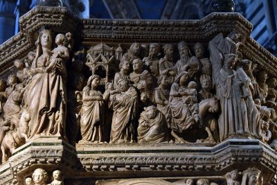 Marble pulpit (detail) by Nicola Pisano - 2822