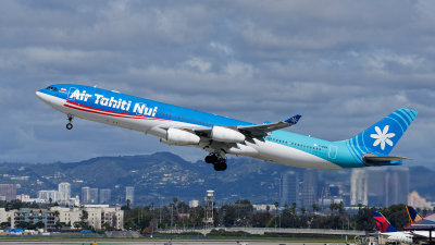 LAX 2019_012_openWith.jpg