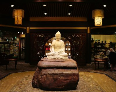 China pavilion Buddha statue