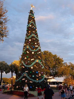Epcot Christmas tree
