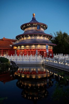 China's temple in dusk light