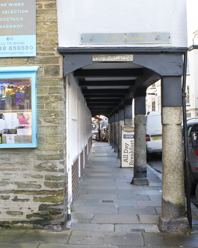 Week 08 - Shady side of the street #2.jpg