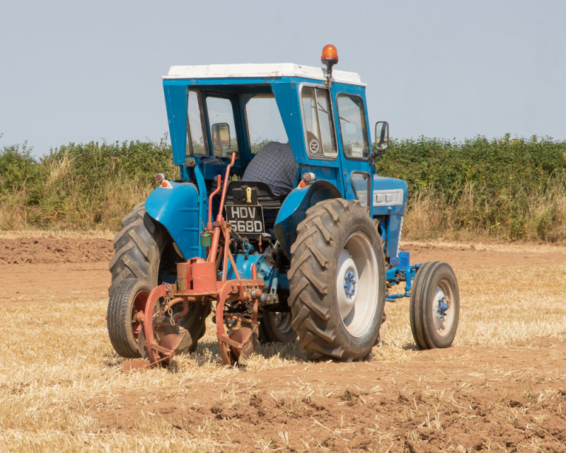 Ford Tractor Ploughing 14-08-22.jpg