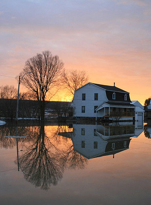 Reflection on the Chaudiere river