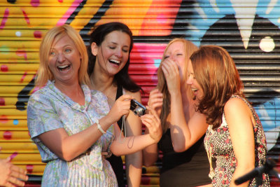 Feel Good: Laughing Gals