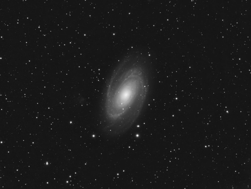 M81  luminance stage2