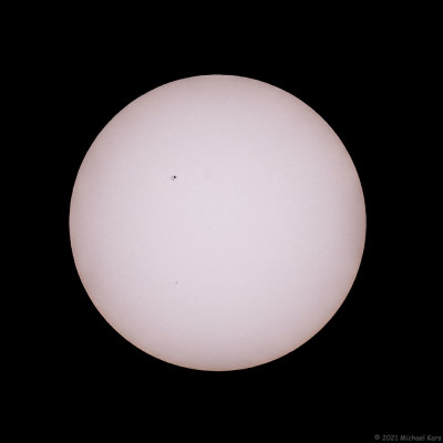 zonnevlek AR2823 (o) en AR2822 (b) - sunspot AR2823(u) and AR2822(b)