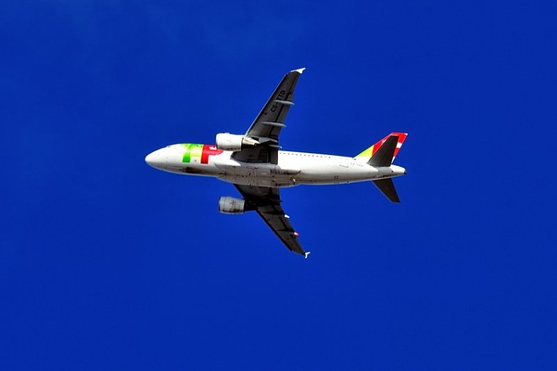 TAP A319 CS-TTD, Climbing