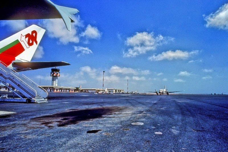 Sal Airport In The Past, w/ Old HS145