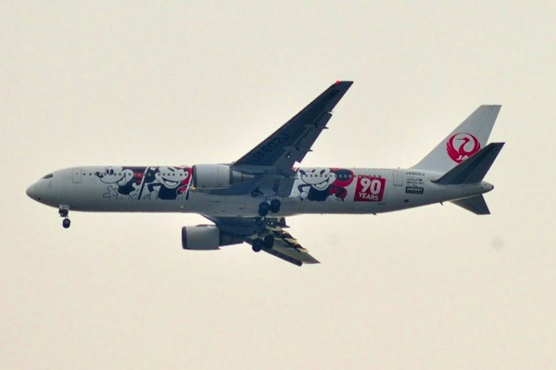 JAL B-767/300, JA602J, Mickey 90 Years