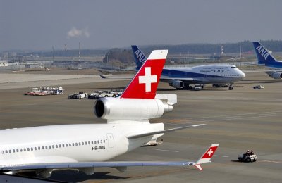 Swissair MD-11, HB-IWK with ANA B-747/400