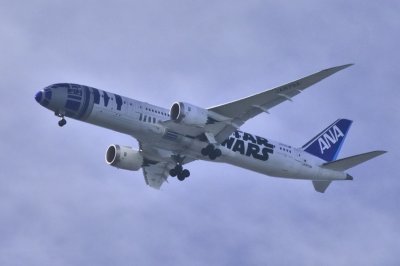 ANA's B-788-9, JA873A, StarWars