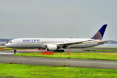 UNITED B-787-9, N29968