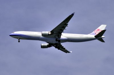 China Airlines, (Taiwan) A330-300, B-18302