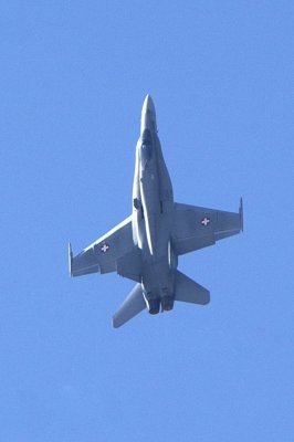 Swiss F-18 Almost Vertical Climb