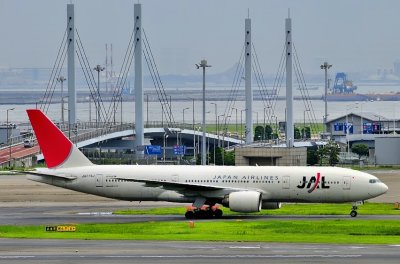 JAL's B-777/300, JA773J, Raising Sun Livery