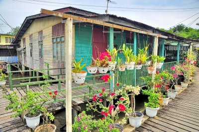 Bandar Floating Village Flowerly House